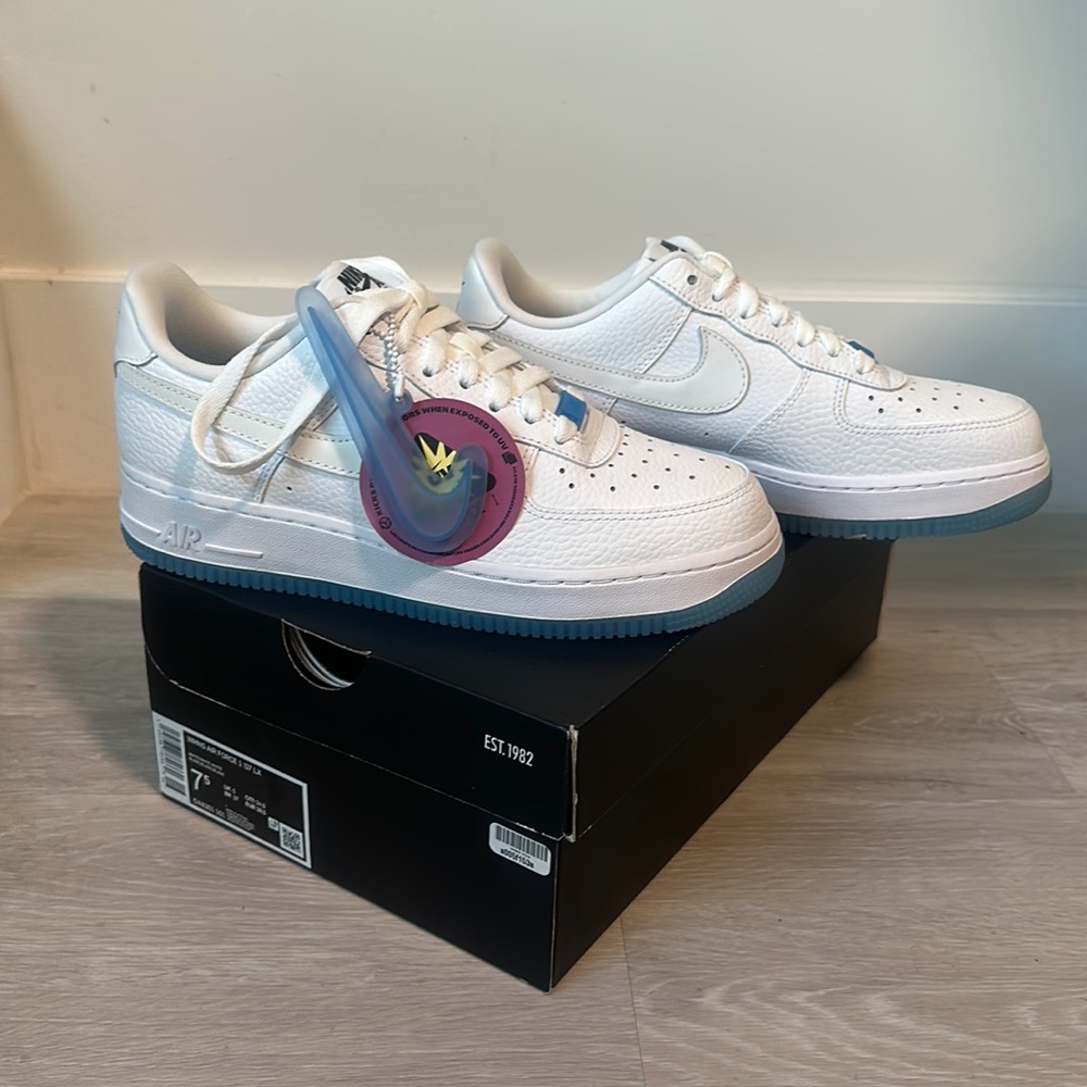 Nike Air Force 1 color changing